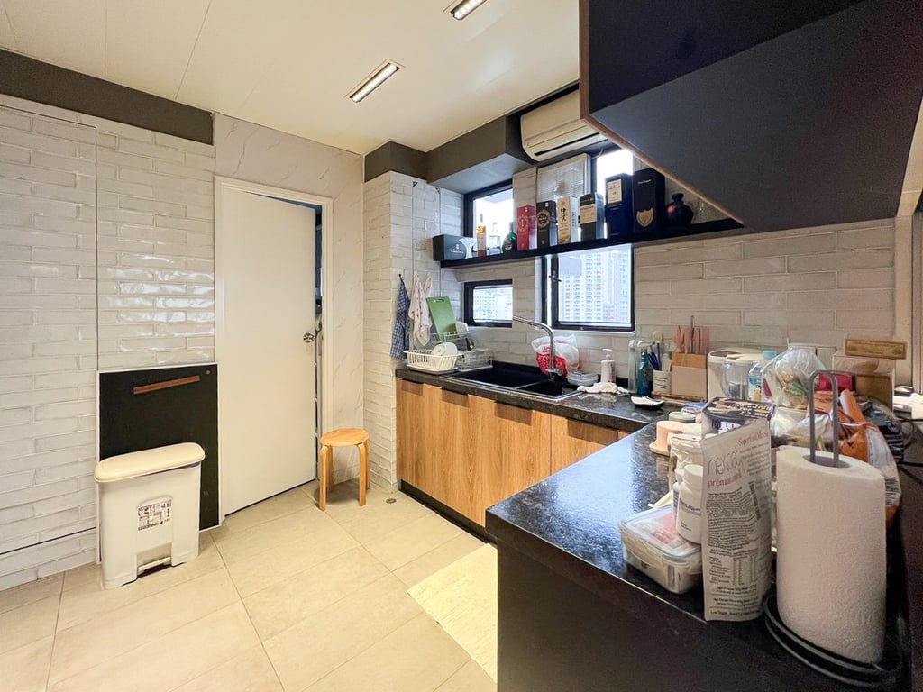 https://img.propertyraptor.com/cdn-cgi/imagedelivery/KD5bF_AFL0JDTbKLWF7z9g/ap8/ap8_001/hornet/prp/img/2ec11a05e0e330bcc812774658b8f994-wtm.jpg/public