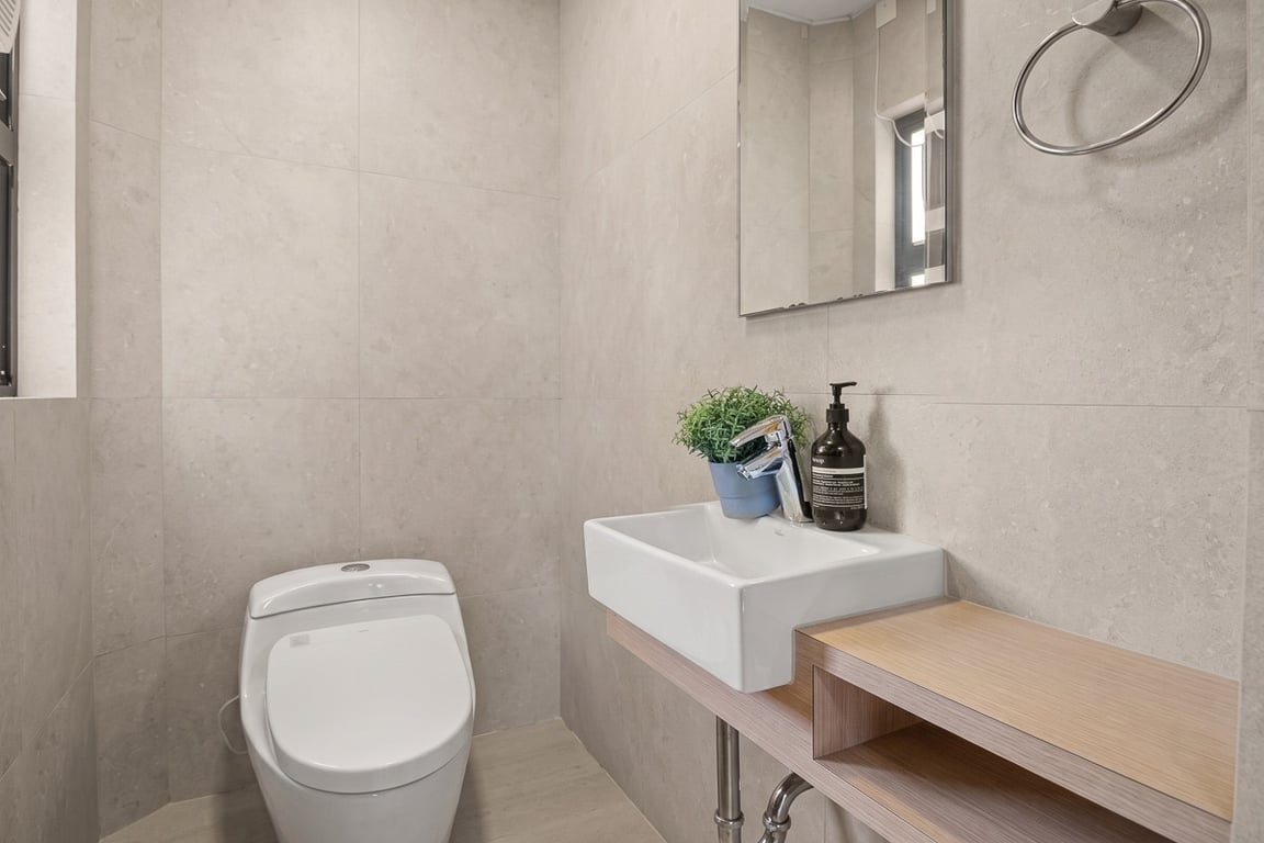https://img.propertyraptor.com/cdn-cgi/imagedelivery/KD5bF_AFL0JDTbKLWF7z9g/ap8/ap8_001/hornet/prp/img/2ef0eb4d4d863e74d95b56f2f39cfd9d-wtm.jpg/public