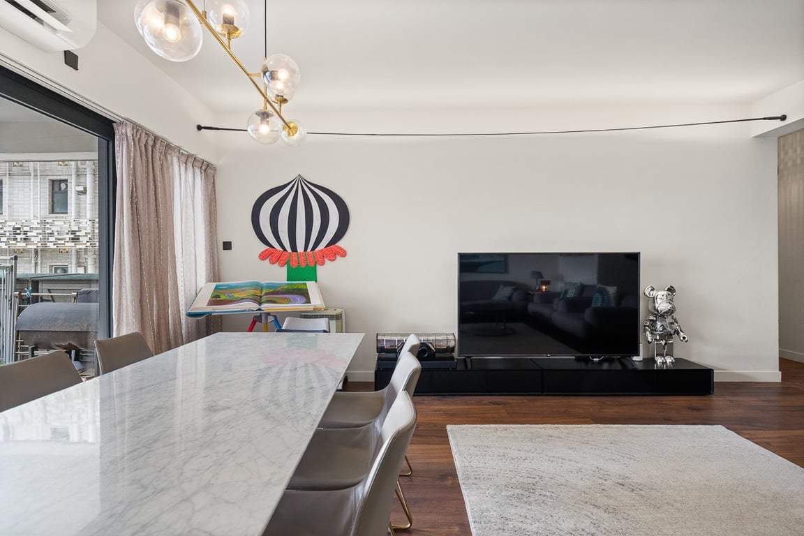 https://img.propertyraptor.com/cdn-cgi/imagedelivery/KD5bF_AFL0JDTbKLWF7z9g/ap8/ap8_001/hornet/prp/img/2f56135ecd6dc47d2e004ba223c83a8e-wtm.jpg/public