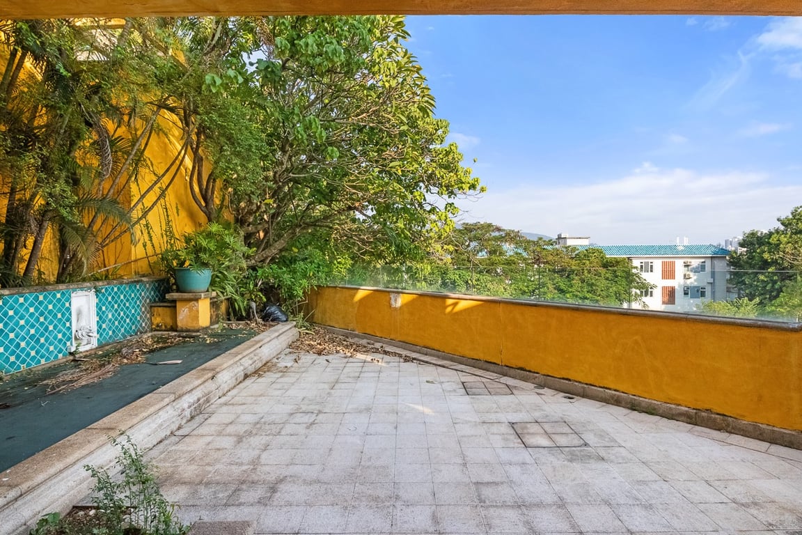 https://img.propertyraptor.com/cdn-cgi/imagedelivery/KD5bF_AFL0JDTbKLWF7z9g/ap8/ap8_001/hornet/prp/img/2f5e6ded2be30d72396486c74ac14345-wtm.jpg/public