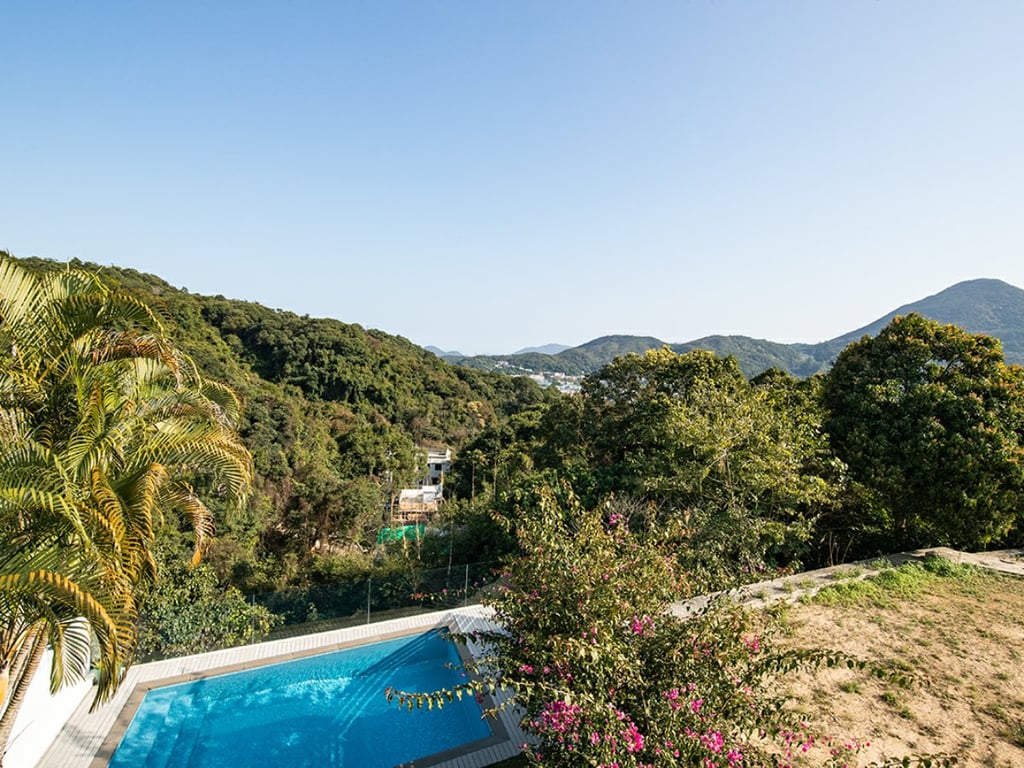 https://img.propertyraptor.com/cdn-cgi/imagedelivery/KD5bF_AFL0JDTbKLWF7z9g/ap8/ap8_001/hornet/prp/img/2f6970c24b0ae7a9c859bd1c17374c78.jpg/public