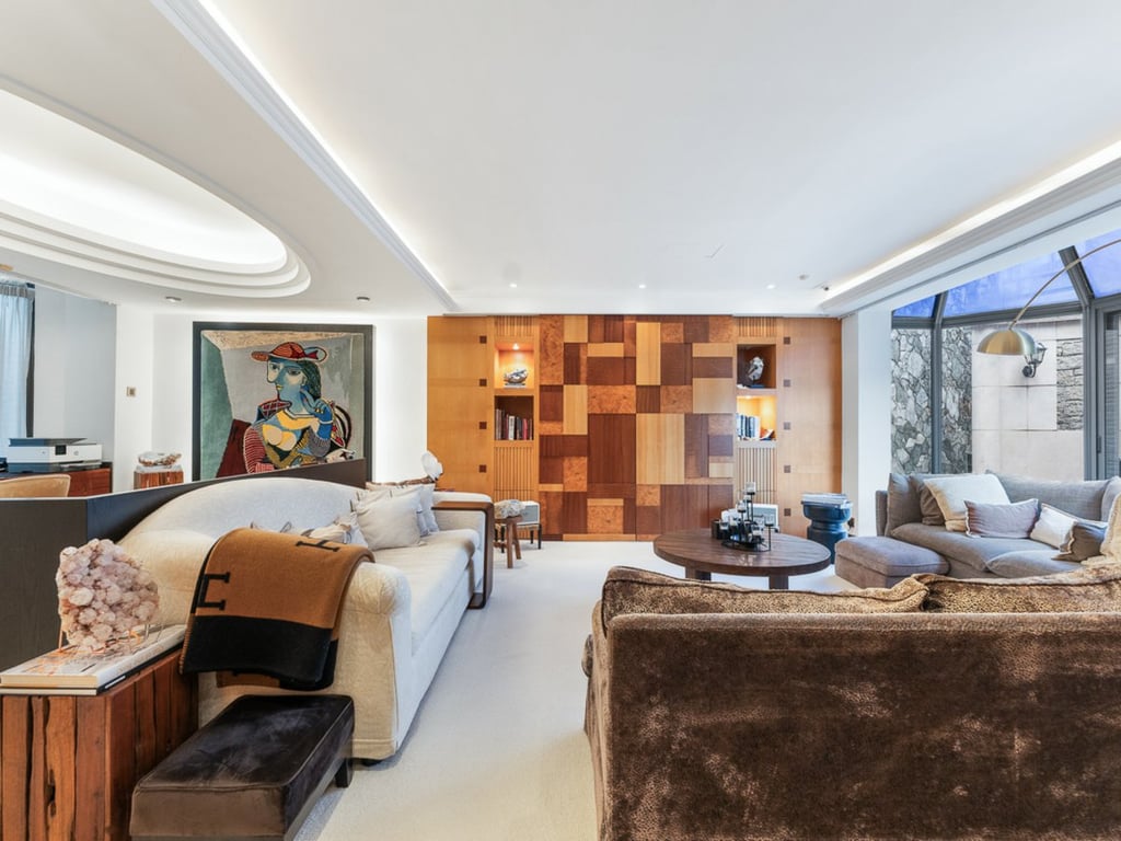 https://img.propertyraptor.com/cdn-cgi/imagedelivery/KD5bF_AFL0JDTbKLWF7z9g/ap8/ap8_001/hornet/prp/img/301626f1dedac68eb3a779b0bec11c6b-wtm.jpg/public