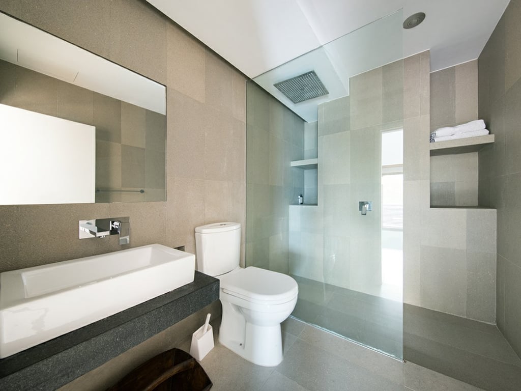 https://img.propertyraptor.com/cdn-cgi/imagedelivery/KD5bF_AFL0JDTbKLWF7z9g/ap8/ap8_001/hornet/prp/img/301c0a4ef46835bafb2f8b844fd83c55.jpg/public