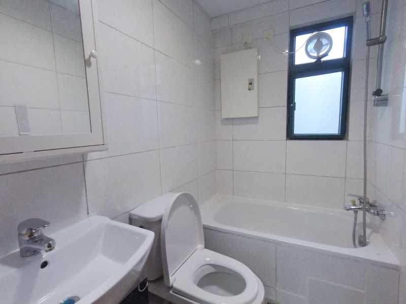 https://img.propertyraptor.com/cdn-cgi/imagedelivery/KD5bF_AFL0JDTbKLWF7z9g/ap8/ap8_001/hornet/prp/img/30253ad554bb31e50e083f53dd7a368a.jpg/public
