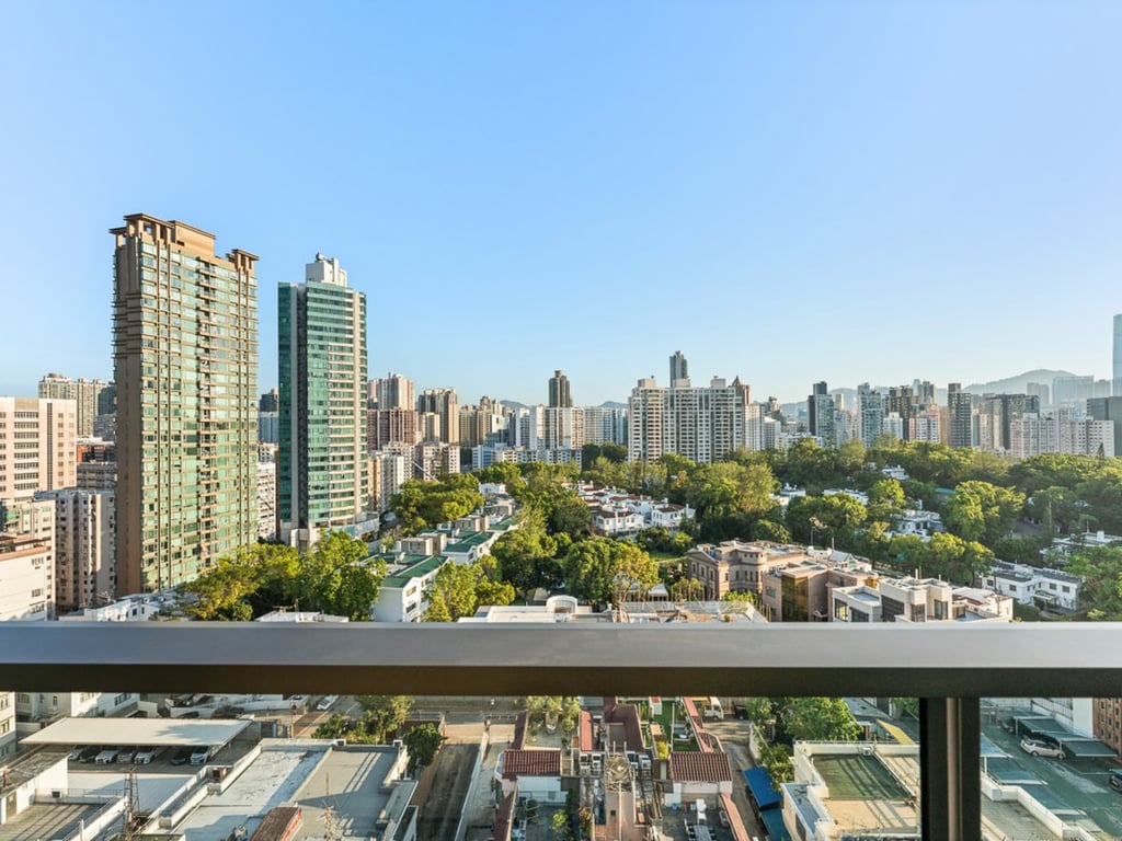 https://img.propertyraptor.com/cdn-cgi/imagedelivery/KD5bF_AFL0JDTbKLWF7z9g/ap8/ap8_001/hornet/prp/img/30682b6a219674e87c2a3c6bdbdc49d4-wtm.jpg/public