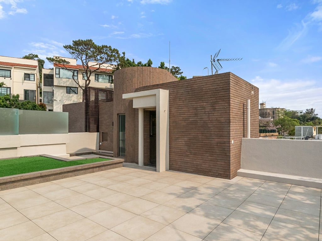 https://img.propertyraptor.com/cdn-cgi/imagedelivery/KD5bF_AFL0JDTbKLWF7z9g/ap8/ap8_001/hornet/prp/img/306e67540a41d0126164569afd780891.jpg/public