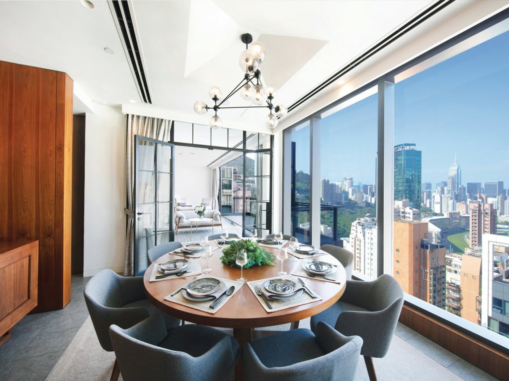 https://img.propertyraptor.com/cdn-cgi/imagedelivery/KD5bF_AFL0JDTbKLWF7z9g/ap8/ap8_001/hornet/prp/img/307a69077c1f8549f74c943e86b4ddaf.jpg/public