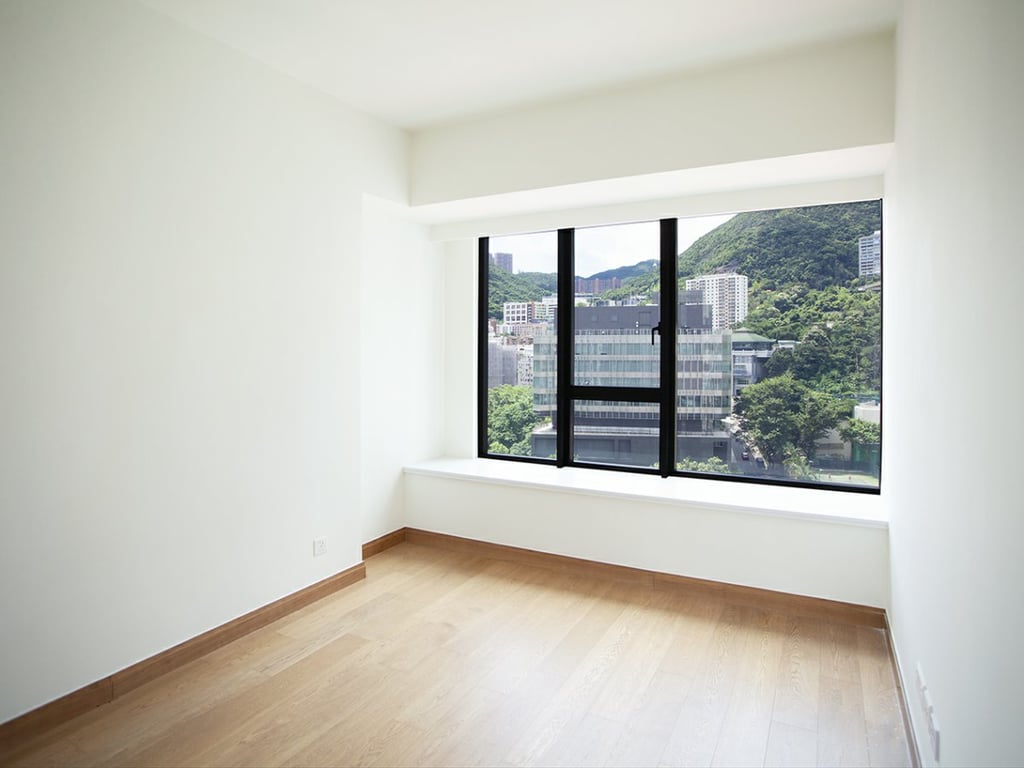 https://img.propertyraptor.com/cdn-cgi/imagedelivery/KD5bF_AFL0JDTbKLWF7z9g/ap8/ap8_001/hornet/prp/img/30afecf5bcc7b3153457a429d65b8ce4.jpg/public