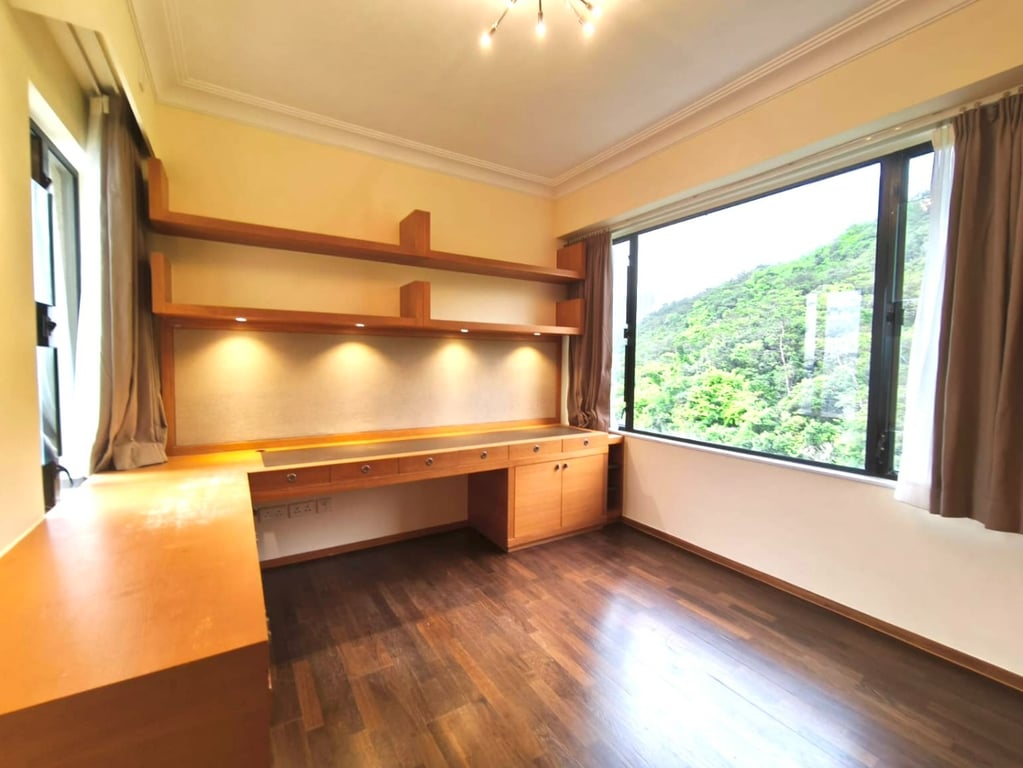 https://img.propertyraptor.com/cdn-cgi/imagedelivery/KD5bF_AFL0JDTbKLWF7z9g/ap8/ap8_001/hornet/prp/img/31251a12976b58a5a4cb8b3e9643b0c7-wtm.jpg/public