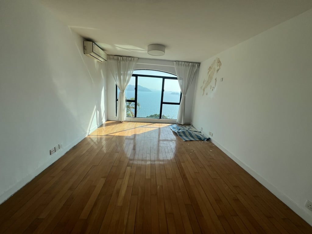 https://img.propertyraptor.com/cdn-cgi/imagedelivery/KD5bF_AFL0JDTbKLWF7z9g/ap8/ap8_001/hornet/prp/img/3147ecf72bb1600adb8538975d6b6f21.jpg/public