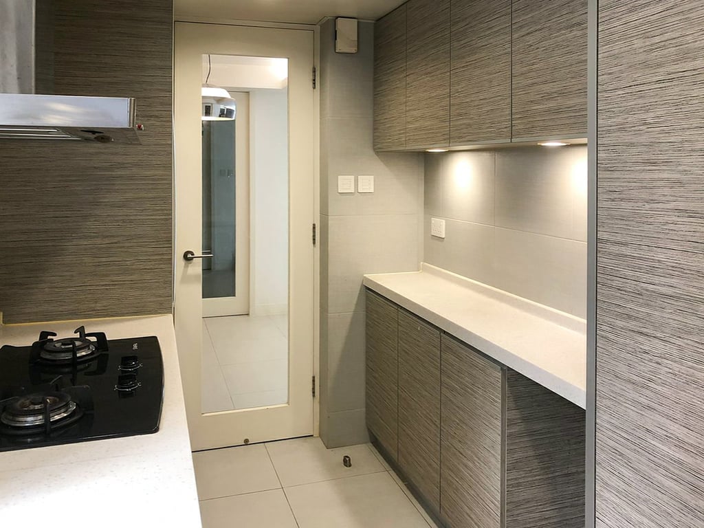https://img.propertyraptor.com/cdn-cgi/imagedelivery/KD5bF_AFL0JDTbKLWF7z9g/ap8/ap8_001/hornet/prp/img/317b7f8407eb9540459256a88175c3c0.jpg/public