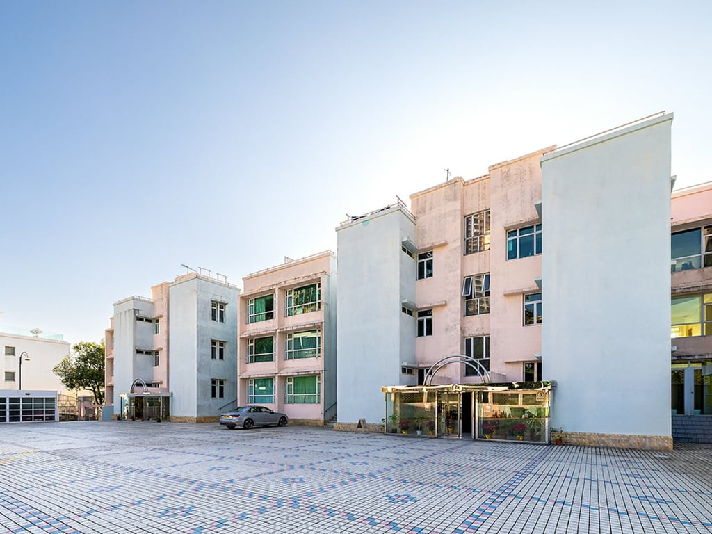 https://img.propertyraptor.com/cdn-cgi/imagedelivery/KD5bF_AFL0JDTbKLWF7z9g/ap8/ap8_001/hornet/prp/img/31900541a59f99d8fb46cd83d859e2e7.jpg/public