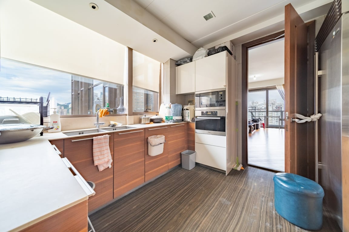 https://img.propertyraptor.com/cdn-cgi/imagedelivery/KD5bF_AFL0JDTbKLWF7z9g/ap8/ap8_001/hornet/prp/img/31a40c999c6d91cf4a3a8eb2c5a8227b-wtm.jpg/public