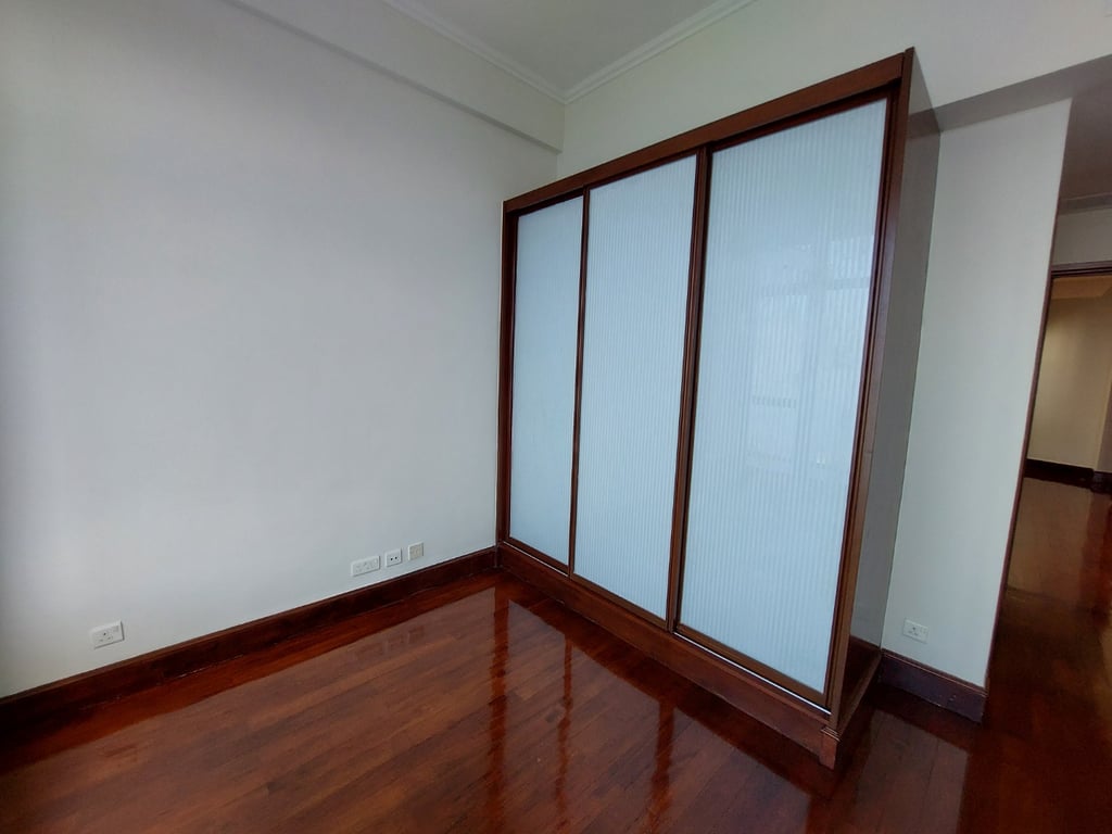 https://img.propertyraptor.com/cdn-cgi/imagedelivery/KD5bF_AFL0JDTbKLWF7z9g/ap8/ap8_001/hornet/prp/img/31adf6ce6f4c999c9506476bc548203d-wtm.jpg/public