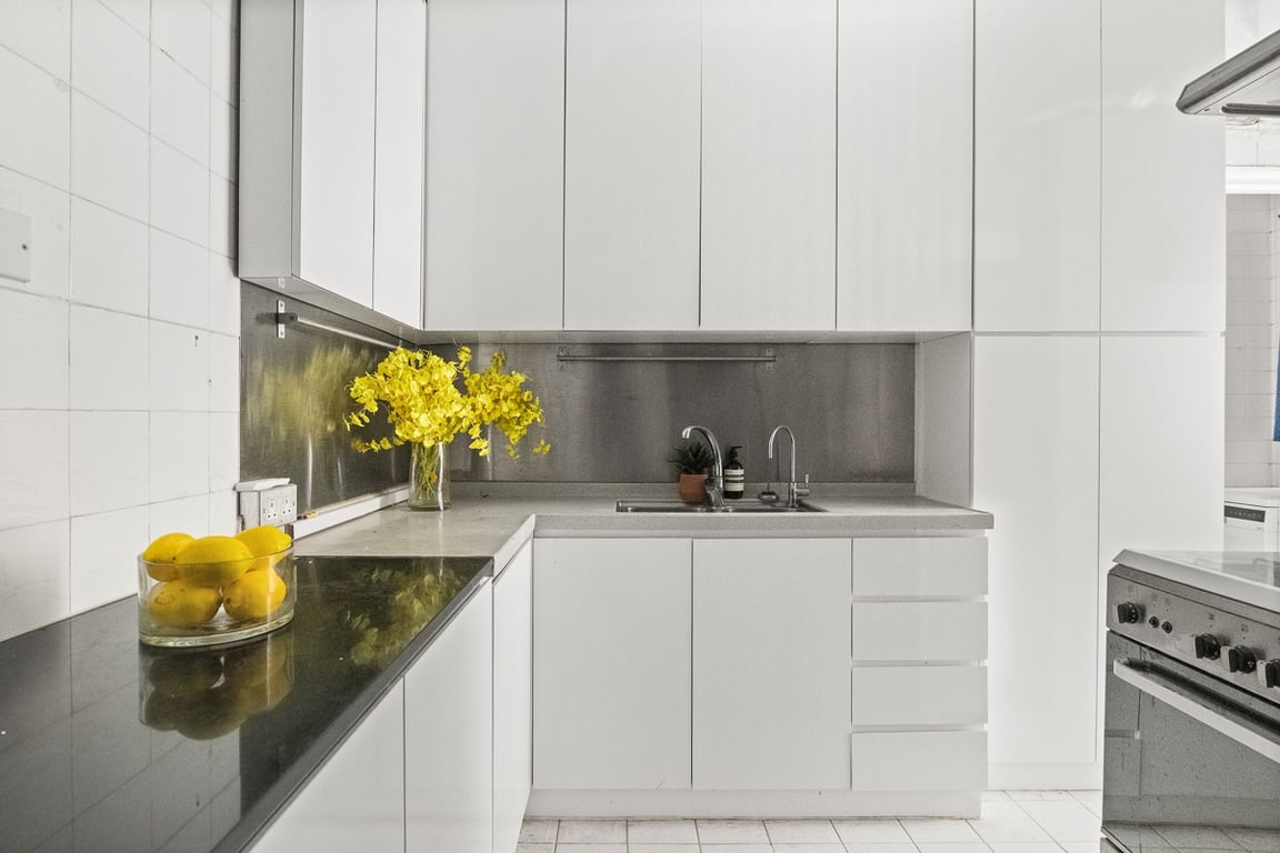 https://img.propertyraptor.com/cdn-cgi/imagedelivery/KD5bF_AFL0JDTbKLWF7z9g/ap8/ap8_001/hornet/prp/img/31c281b3bfd9fa5626efb3784bead2c1-wtm.jpg/public