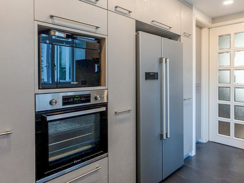 https://img.propertyraptor.com/cdn-cgi/imagedelivery/KD5bF_AFL0JDTbKLWF7z9g/ap8/ap8_001/hornet/prp/img/31cf9719df098d14cecb4b3f559635da.jpg/public