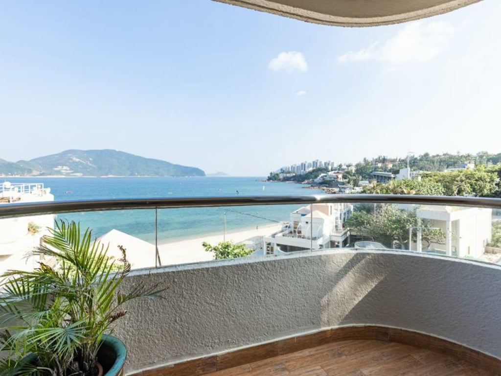 https://img.propertyraptor.com/cdn-cgi/imagedelivery/KD5bF_AFL0JDTbKLWF7z9g/ap8/ap8_001/hornet/prp/img/31da9d4099f8d91ab115b3990c6256af.jpg/public