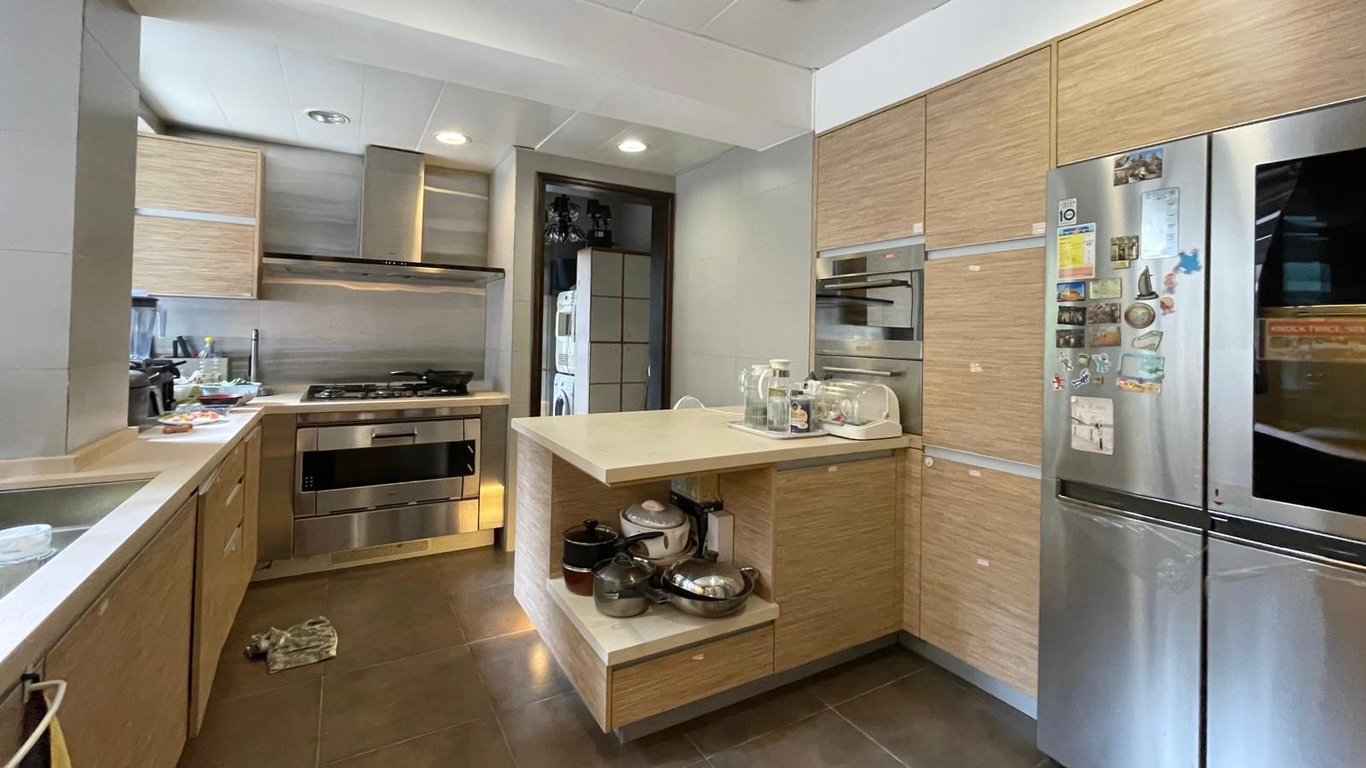 https://img.propertyraptor.com/cdn-cgi/imagedelivery/KD5bF_AFL0JDTbKLWF7z9g/ap8/ap8_001/hornet/prp/img/31f476de2e1c0f0e52a19ffe79b55070-wtm.jpg/public