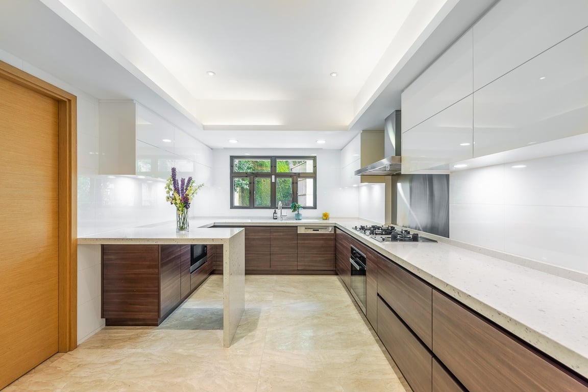 https://img.propertyraptor.com/cdn-cgi/imagedelivery/KD5bF_AFL0JDTbKLWF7z9g/ap8/ap8_001/hornet/prp/img/3238c5a3960f0df70b3174ac40545c13-wtm.jpg/public
