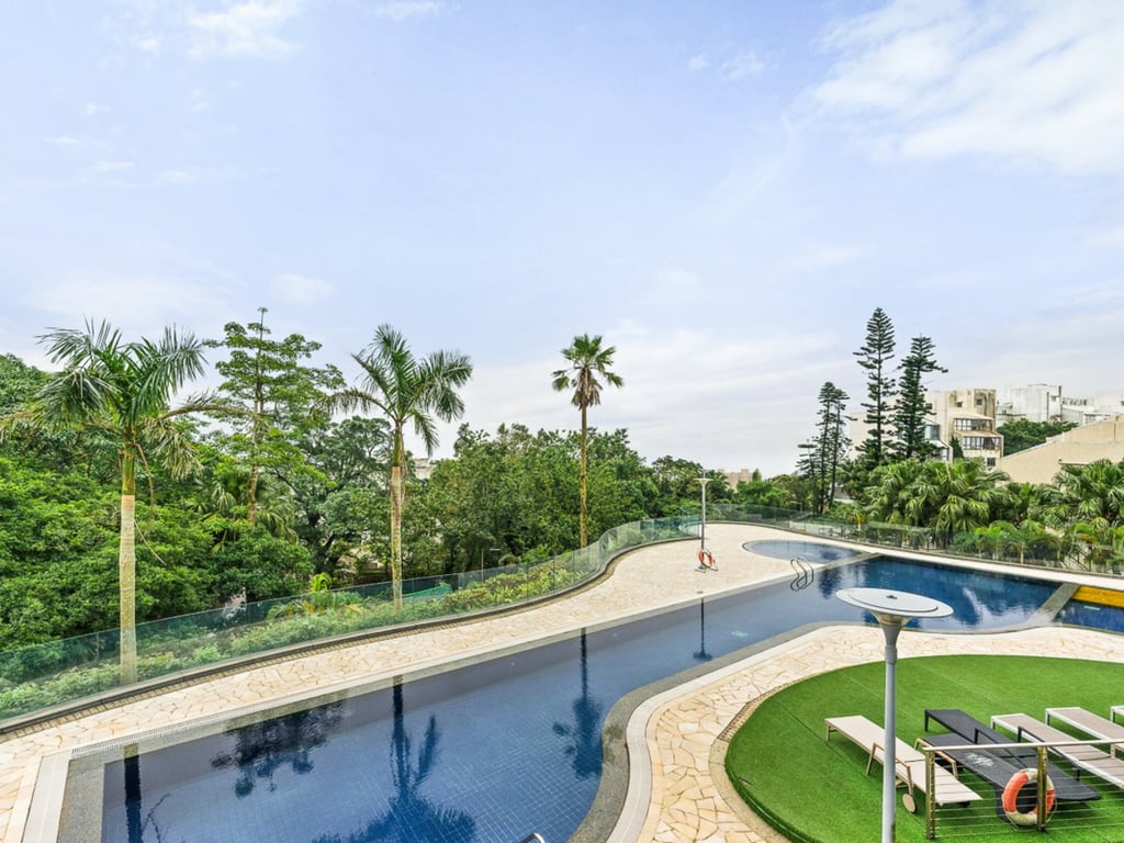 https://img.propertyraptor.com/cdn-cgi/imagedelivery/KD5bF_AFL0JDTbKLWF7z9g/ap8/ap8_001/hornet/prp/img/3262cdb09df76dae776ed1a1743e71aa.jpg/public