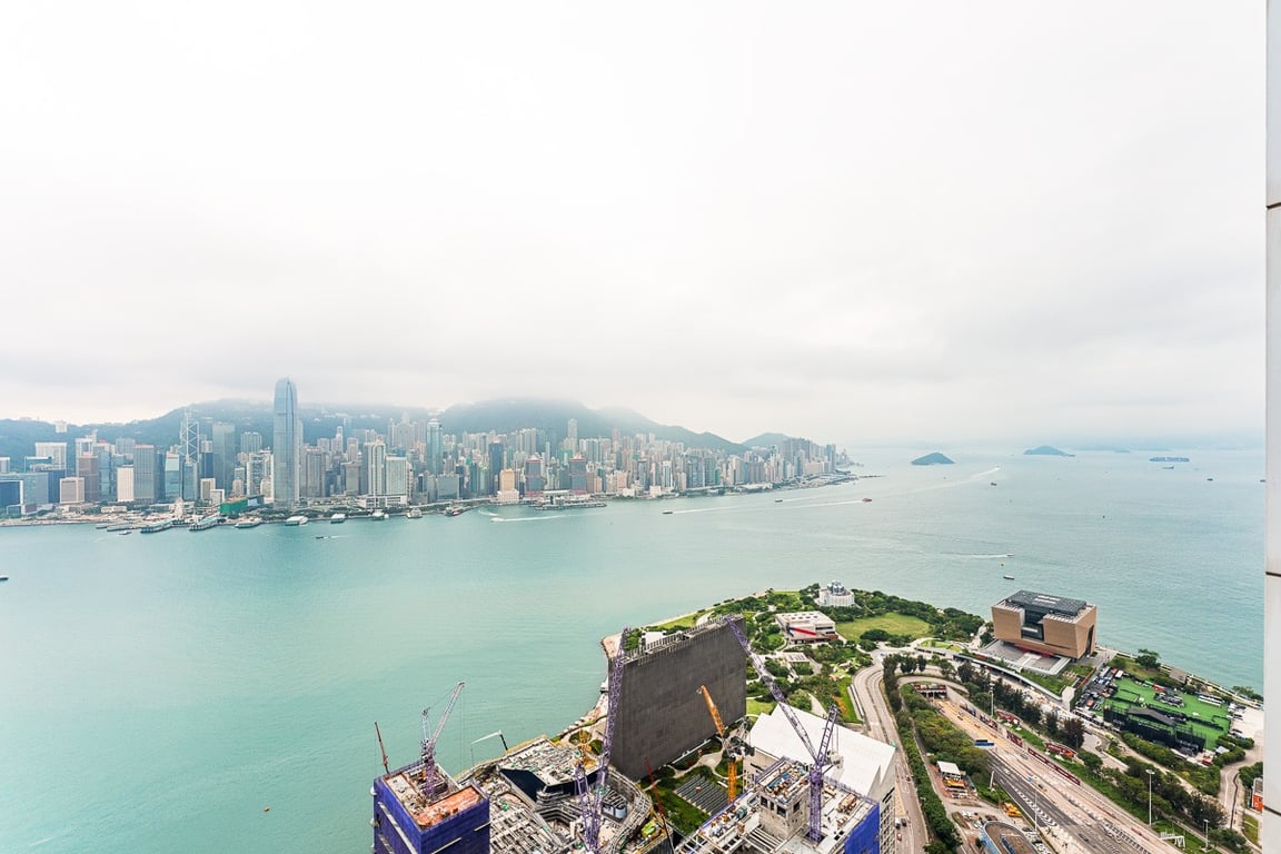 https://img.propertyraptor.com/cdn-cgi/imagedelivery/KD5bF_AFL0JDTbKLWF7z9g/ap8/ap8_001/hornet/prp/img/327e4853d4bb031bcce8f3d6dce267d8-wtm.jpg/public