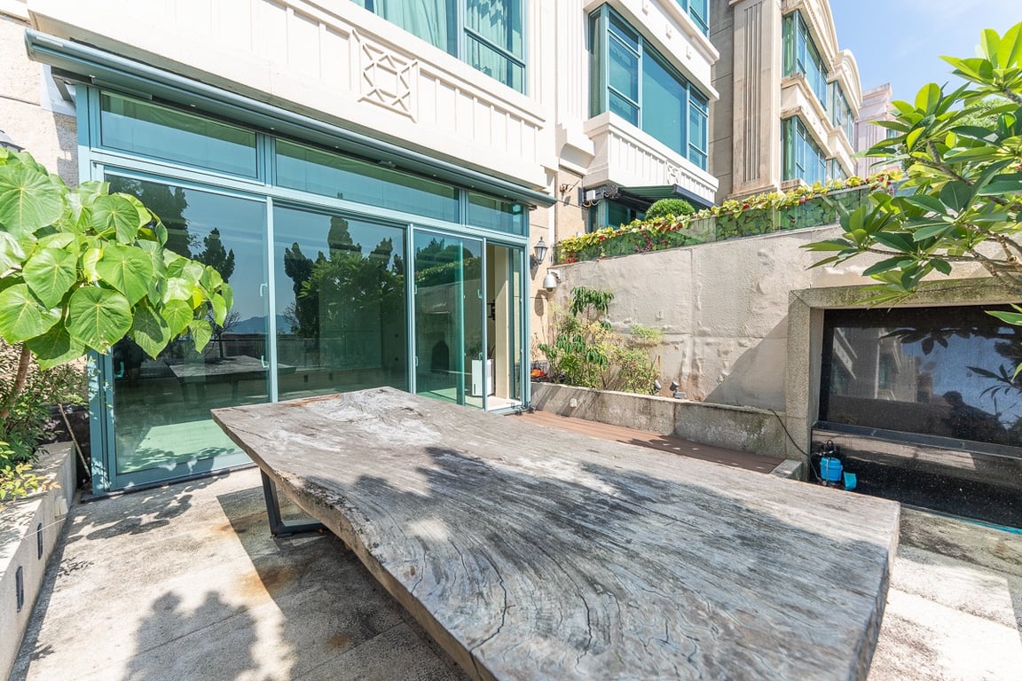 https://img.propertyraptor.com/cdn-cgi/imagedelivery/KD5bF_AFL0JDTbKLWF7z9g/ap8/ap8_001/hornet/prp/img/32babb260affc06e4be5f2307c1a59b4-wtm.jpg/public