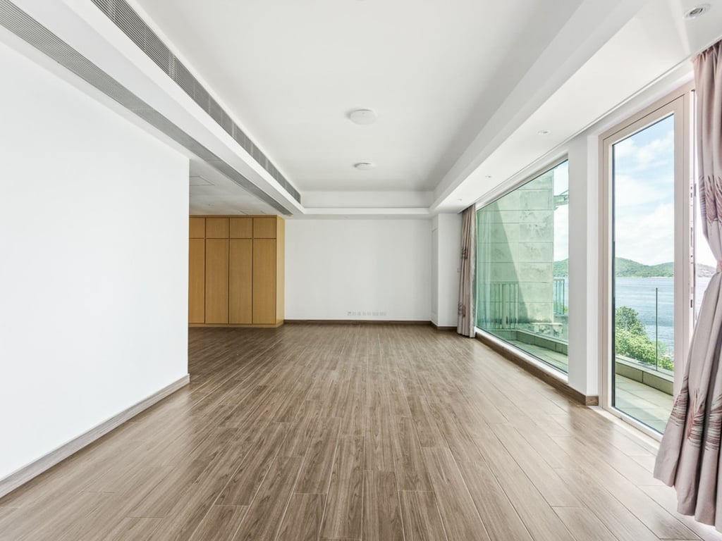 https://img.propertyraptor.com/cdn-cgi/imagedelivery/KD5bF_AFL0JDTbKLWF7z9g/ap8/ap8_001/hornet/prp/img/32d00b176f178335ffab595ecabaab6e-wtm.jpg/public