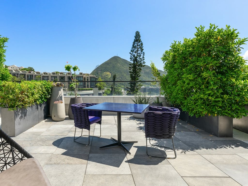 https://img.propertyraptor.com/cdn-cgi/imagedelivery/KD5bF_AFL0JDTbKLWF7z9g/ap8/ap8_001/hornet/prp/img/32e96303c775e2ad79ed876b42e78a36.jpg/public