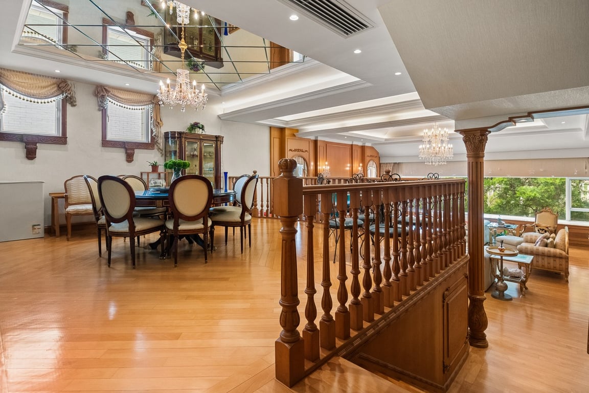 https://img.propertyraptor.com/cdn-cgi/imagedelivery/KD5bF_AFL0JDTbKLWF7z9g/ap8/ap8_001/hornet/prp/img/330b9e6bb9bcb3a526699810ba7d084d-wtm.jpg/public