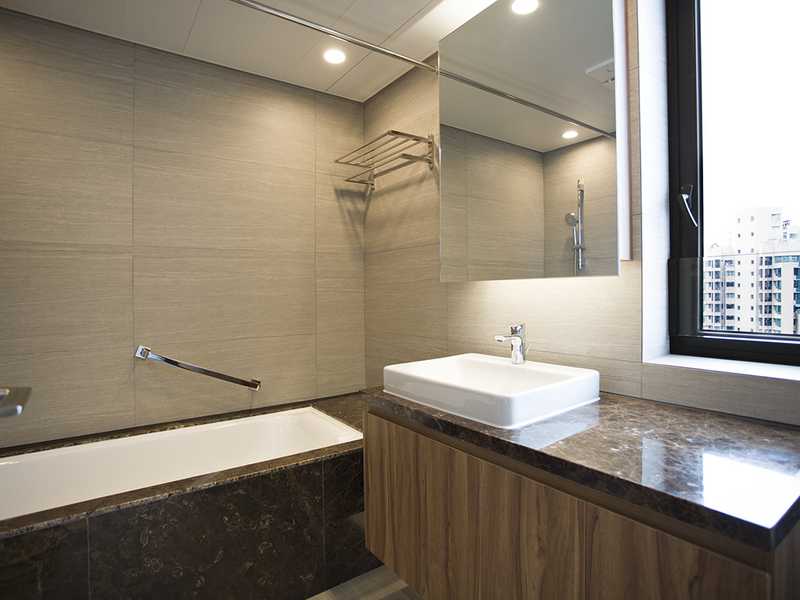 https://img.propertyraptor.com/cdn-cgi/imagedelivery/KD5bF_AFL0JDTbKLWF7z9g/ap8/ap8_001/hornet/prp/img/33136a769df2c2b7f2c7f229d56e8a79.jpg/public