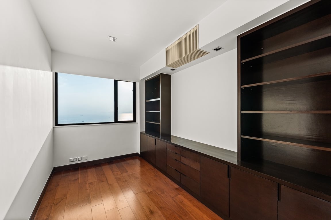 https://img.propertyraptor.com/cdn-cgi/imagedelivery/KD5bF_AFL0JDTbKLWF7z9g/ap8/ap8_001/hornet/prp/img/33169c87ea14ec4f641e2bea49e6bfc8-wtm.jpg/public