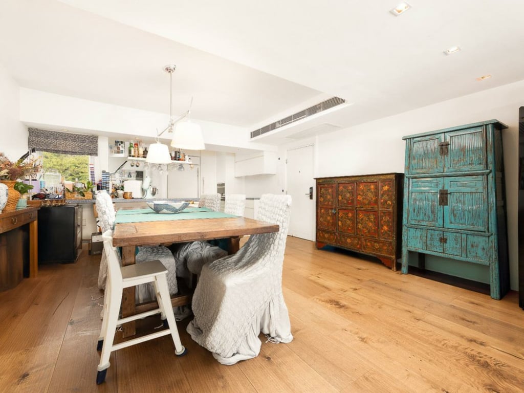 https://img.propertyraptor.com/cdn-cgi/imagedelivery/KD5bF_AFL0JDTbKLWF7z9g/ap8/ap8_001/hornet/prp/img/33460d806219f7f82fe05d9f4a7cde88.jpg/public