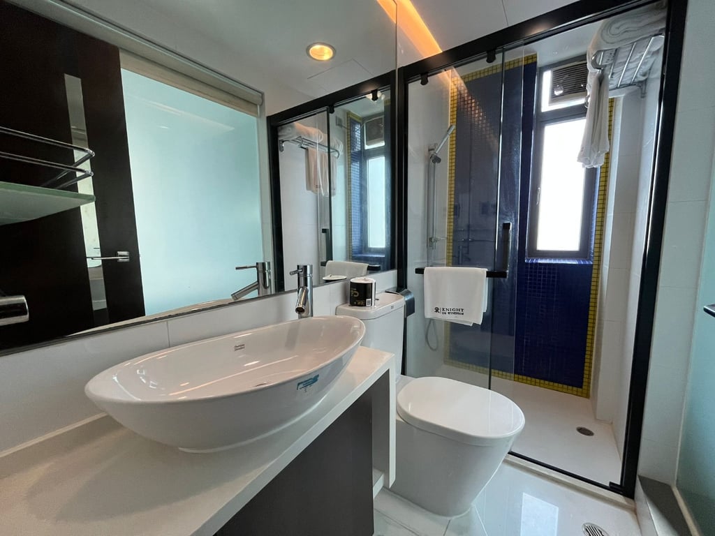 https://img.propertyraptor.com/cdn-cgi/imagedelivery/KD5bF_AFL0JDTbKLWF7z9g/ap8/ap8_001/hornet/prp/img/33481bfdb4ae020d41c44620fa046c7f-wtm.jpg/public