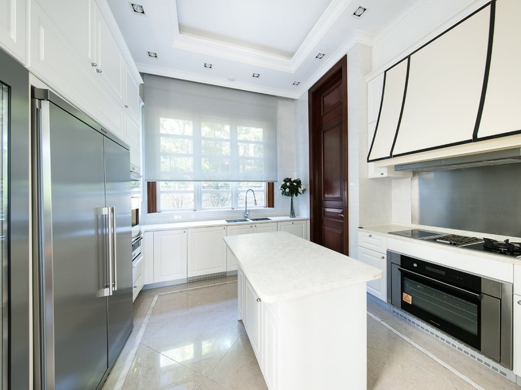 https://img.propertyraptor.com/cdn-cgi/imagedelivery/KD5bF_AFL0JDTbKLWF7z9g/ap8/ap8_001/hornet/prp/img/336bb36febbb9c1ccd57b5fca7a3cc7f.jpg/public