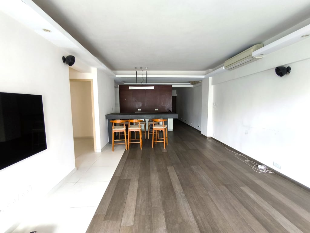 https://img.propertyraptor.com/cdn-cgi/imagedelivery/KD5bF_AFL0JDTbKLWF7z9g/ap8/ap8_001/hornet/prp/img/339f406b898b6ac0dec464e45428c579-wtm.jpg/public