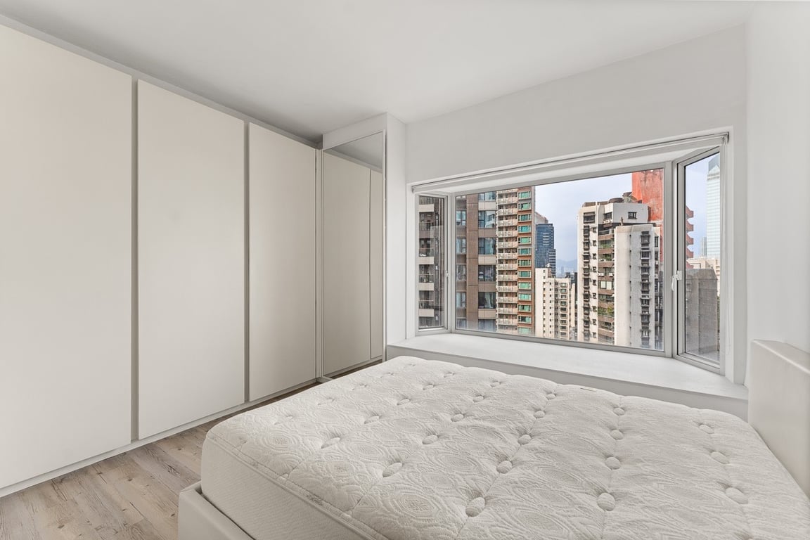 https://img.propertyraptor.com/cdn-cgi/imagedelivery/KD5bF_AFL0JDTbKLWF7z9g/ap8/ap8_001/hornet/prp/img/33be97d3ce124d7dca1d2474d4115df1-wtm.jpg/public