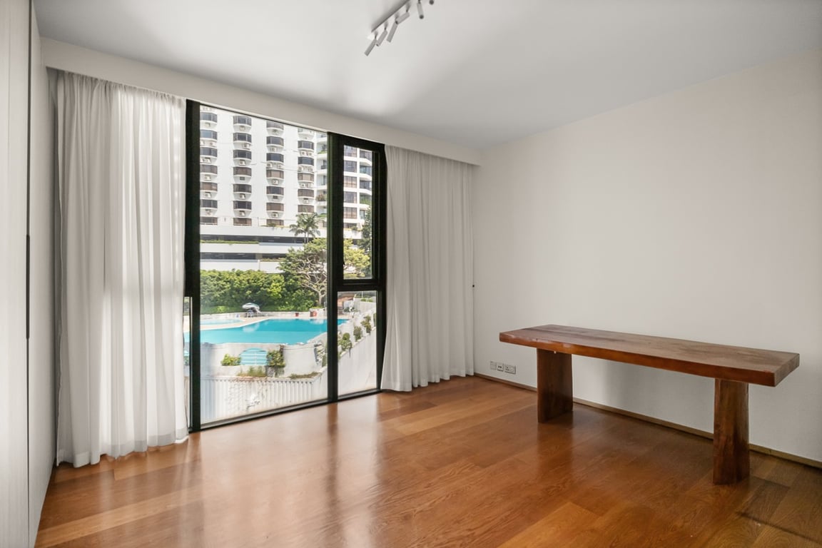 https://img.propertyraptor.com/cdn-cgi/imagedelivery/KD5bF_AFL0JDTbKLWF7z9g/ap8/ap8_001/hornet/prp/img/33e29f25999ca83348fd8a6eff1158d2-wtm.jpg/public