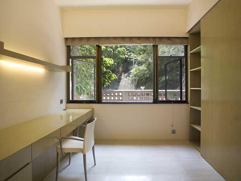 https://img.propertyraptor.com/cdn-cgi/imagedelivery/KD5bF_AFL0JDTbKLWF7z9g/ap8/ap8_001/hornet/prp/img/33e98f559e5268b812452d6652a287bd.jpg/public