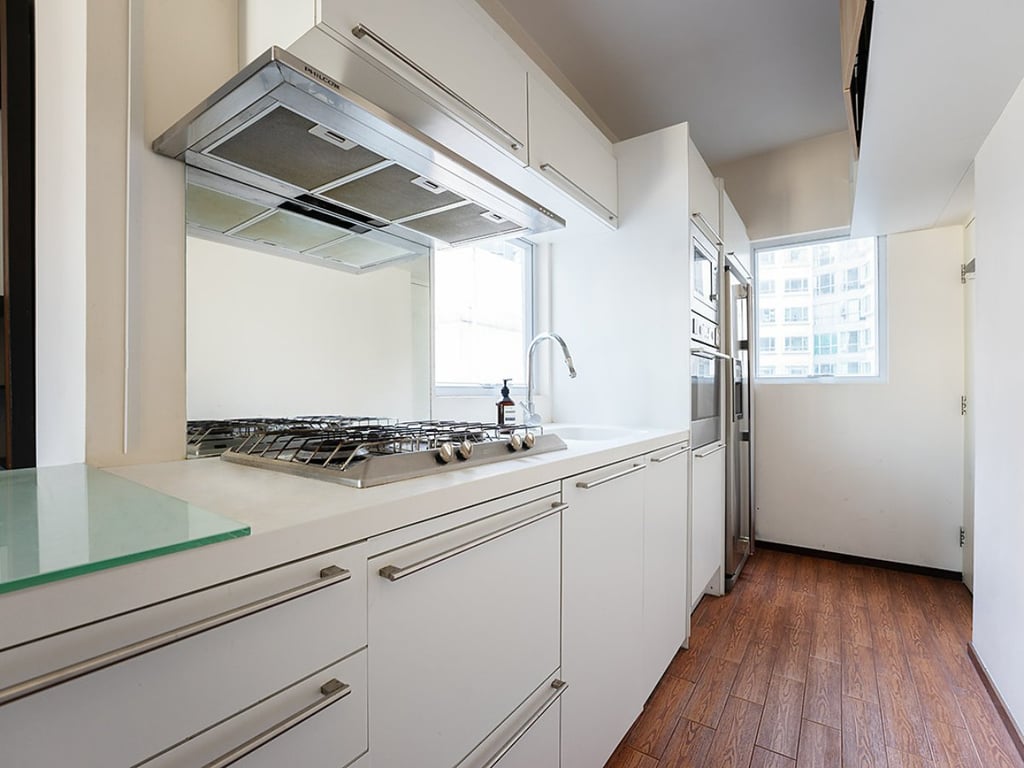 https://img.propertyraptor.com/cdn-cgi/imagedelivery/KD5bF_AFL0JDTbKLWF7z9g/ap8/ap8_001/hornet/prp/img/33ed378a2f2461714de5711b1c50603d.jpg/public