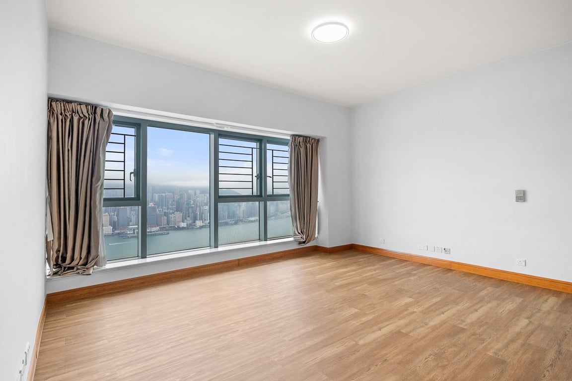 https://img.propertyraptor.com/cdn-cgi/imagedelivery/KD5bF_AFL0JDTbKLWF7z9g/ap8/ap8_001/hornet/prp/img/341d8cc447a9de7912bf8df9168b5f54-wtm.jpg/public