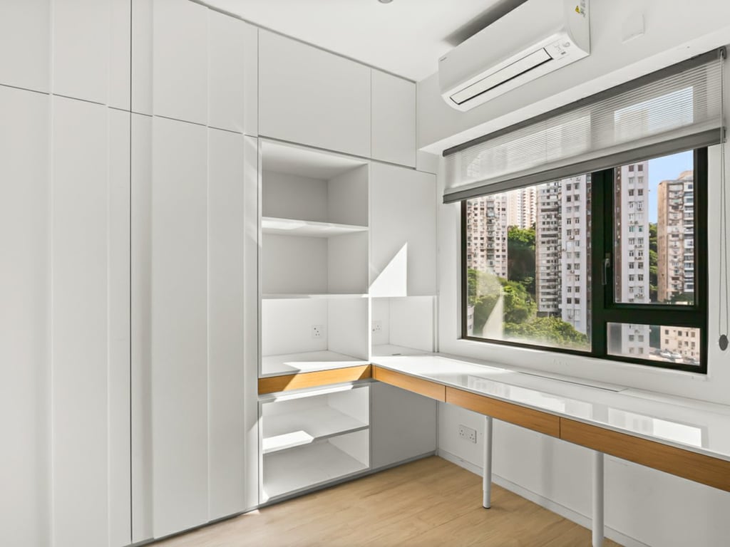 https://img.propertyraptor.com/cdn-cgi/imagedelivery/KD5bF_AFL0JDTbKLWF7z9g/ap8/ap8_001/hornet/prp/img/343ba949099979fb5eb5444a2d899a48-wtm.jpg/public