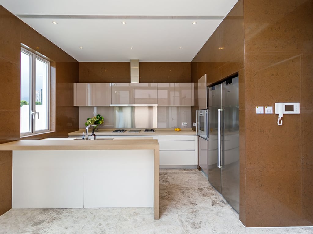 Redhill Peninsula - Palm Drive