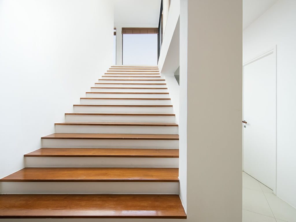 https://img.propertyraptor.com/cdn-cgi/imagedelivery/KD5bF_AFL0JDTbKLWF7z9g/ap8/ap8_001/hornet/prp/img/348c4e483702afec5f7b2806b92d8591.jpg/public