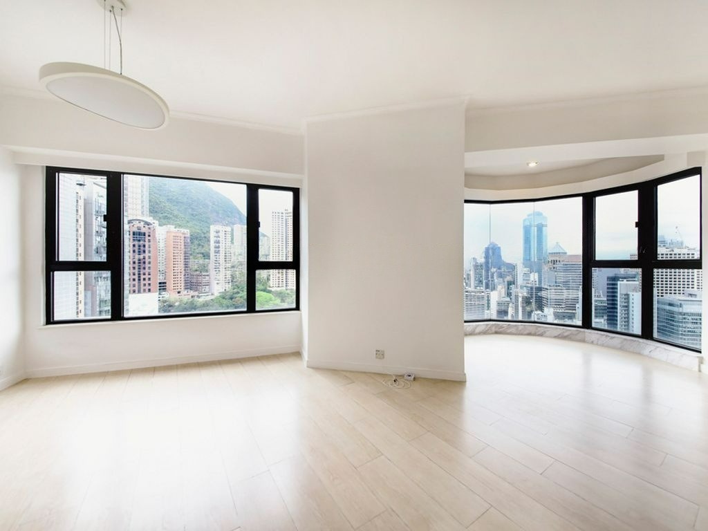 https://img.propertyraptor.com/cdn-cgi/imagedelivery/KD5bF_AFL0JDTbKLWF7z9g/ap8/ap8_001/hornet/prp/img/34a7ea1a50a4fdd88c56a1bb3efe6074-wtm.jpg/public