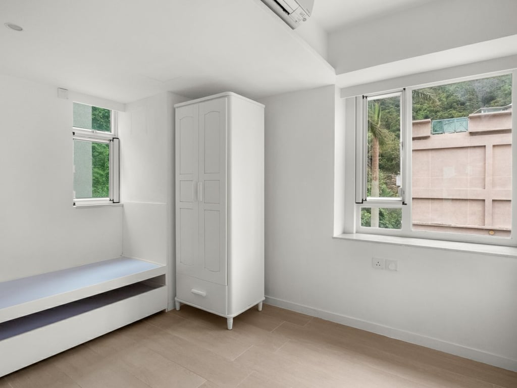https://img.propertyraptor.com/cdn-cgi/imagedelivery/KD5bF_AFL0JDTbKLWF7z9g/ap8/ap8_001/hornet/prp/img/34b182a6b37eec916143942c7c1d95e1-wtm.jpg/public