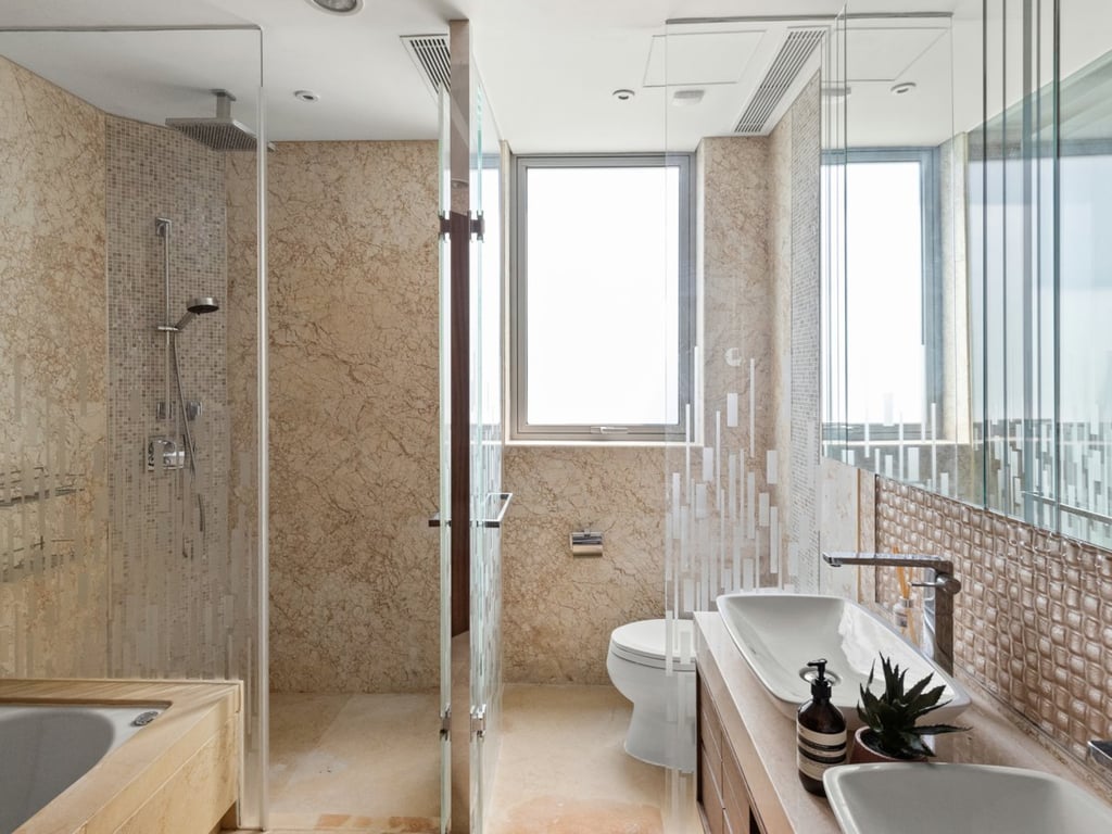https://img.propertyraptor.com/cdn-cgi/imagedelivery/KD5bF_AFL0JDTbKLWF7z9g/ap8/ap8_001/hornet/prp/img/34dc1033400a655d3be9c944eeb41b96.jpg/public