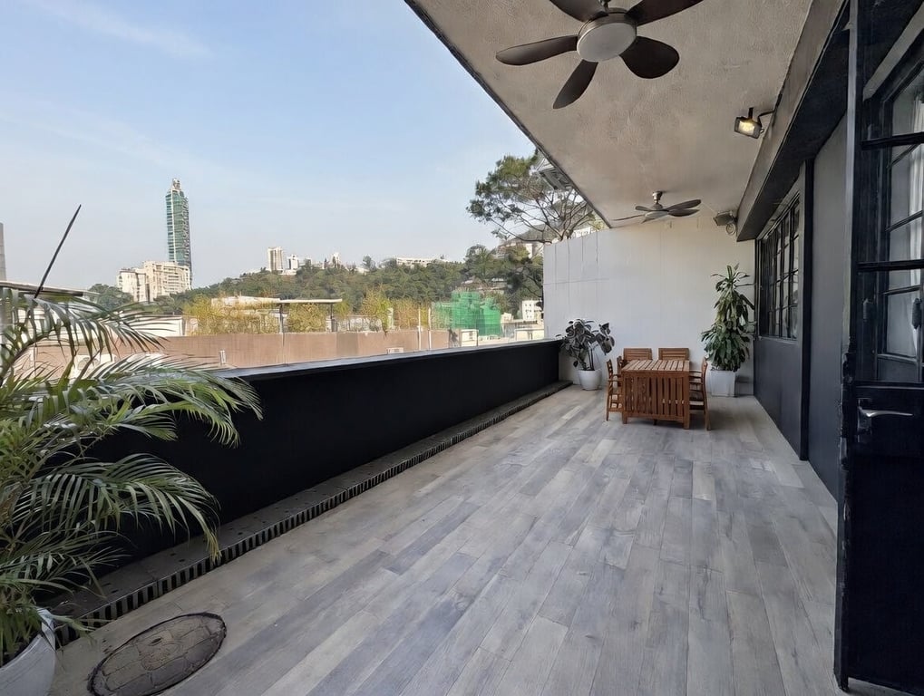 Sanitarian Apartments