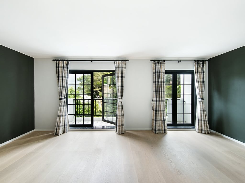 https://img.propertyraptor.com/cdn-cgi/imagedelivery/KD5bF_AFL0JDTbKLWF7z9g/ap8/ap8_001/hornet/prp/img/35515d0ea3ddeee4702319dc61d71ad7.jpg/public