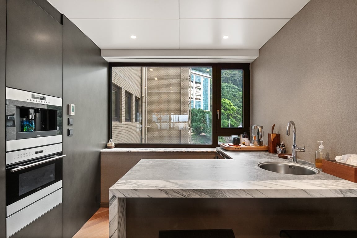 https://img.propertyraptor.com/cdn-cgi/imagedelivery/KD5bF_AFL0JDTbKLWF7z9g/ap8/ap8_001/hornet/prp/img/3552027d42cb850e2b00be2869c3946d-wtm.jpg/public