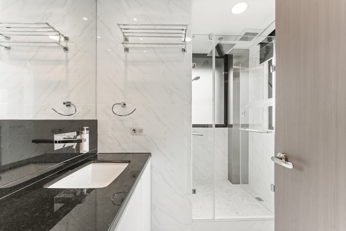 https://img.propertyraptor.com/cdn-cgi/imagedelivery/KD5bF_AFL0JDTbKLWF7z9g/ap8/ap8_001/hornet/prp/img/35569dfee1c0afc62767a8d756d8dc5f-wtm.jpg/public